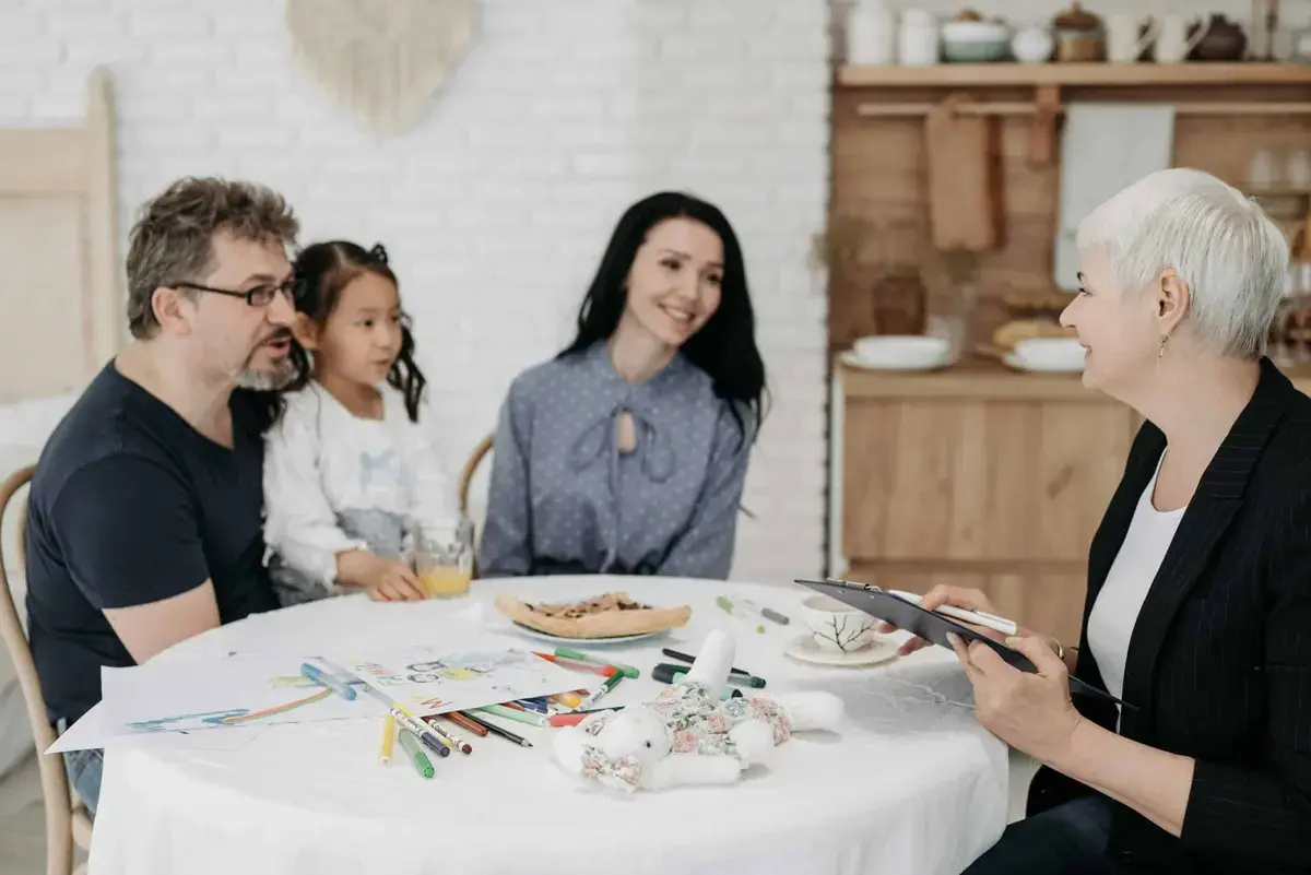 Comunicarea cu copiii adoptați: adoptarea unei perspective multiple.